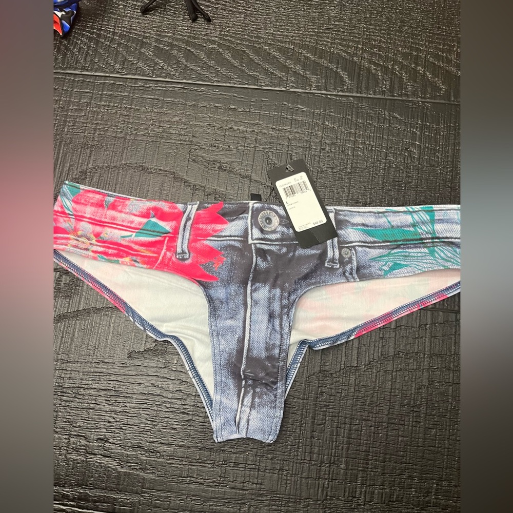 Guess Denim Flower Culottes Bottoms.  Size-L. New with Tags.